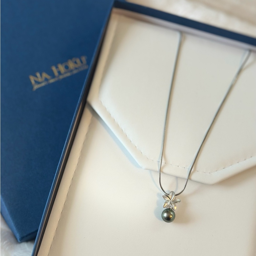 NA HOKU Silver Necklace with Tahitian Pearl